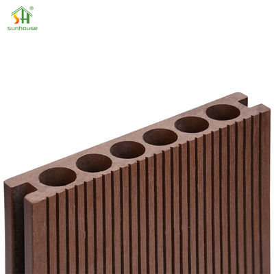 ভালো দাম WPC কম্পোজিট ডেক মেঝে UV প্রতিরোধী ফেইড প্রুফ WPC মেঝে মেঝে অনলাইন