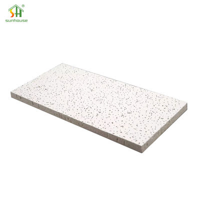 ভালো দাম জলরোধী সিলিং টাইল খনিজ ফাইবার সিলিং টাইলস অভ্যন্তরীণ বাহ্যিক প্রসাধন ব্যবহারের জন্য অনলাইন